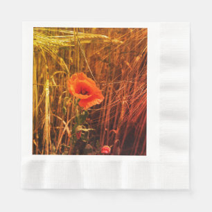 Serviette En Papier Populaire Rouge Dans Le Domaine Du Blé D'Or Action