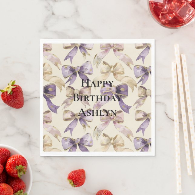 Serviette En Papier Purple Gold Bows Anniversaire (En situation)
