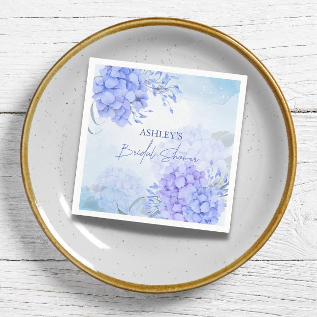 Serviette En Papier Quelque chose d'élégant hydrangeas bleu pour une b (Something blue bridal shower personalized napkins blue watercolor hydrangeas floral napkins)
