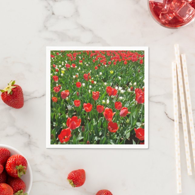 Serviette En Papier Red Tulip Flower Field Nature Photographie (En situation)