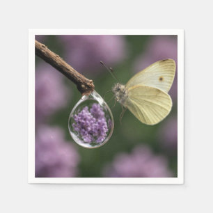 Serviette En Papier Reflet de papillon et de fleur de lilas dans une g