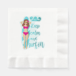 Serviette En Papier Restez calme et surfez sur la carte de fille brune