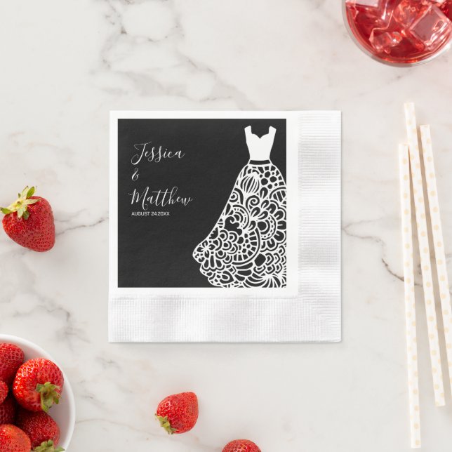 Serviette En Papier Robe Mariage en dentelle blanche (En situation)