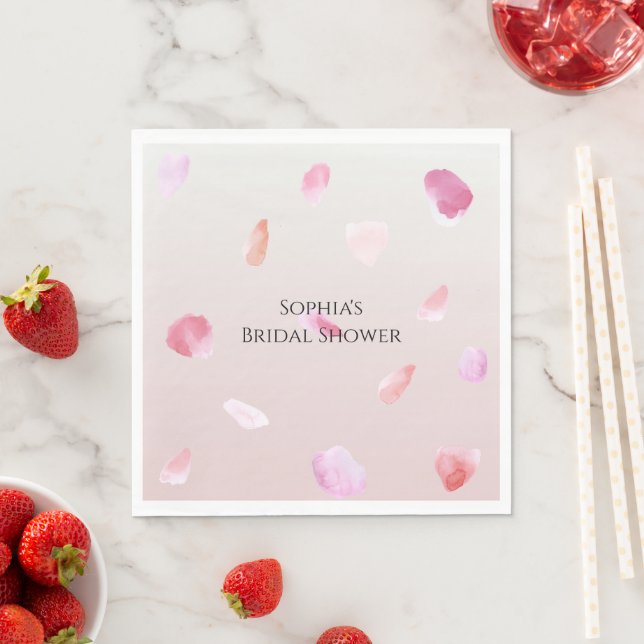 Serviette En Papier Romantic Pink Peach Rose Petals Bridal Shower (En situation)