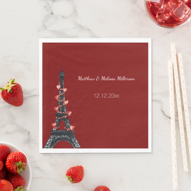 Serviette En Papier Romantique Coeurs rouges Mariage Tour Eiffel (En situation)