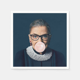 Serviette En Papier Ruth Bader Ginsburg soufflant du chewing-gum rose