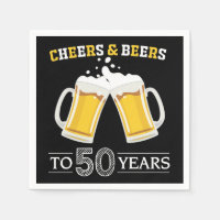Salades et bières à 50 ans serviettes