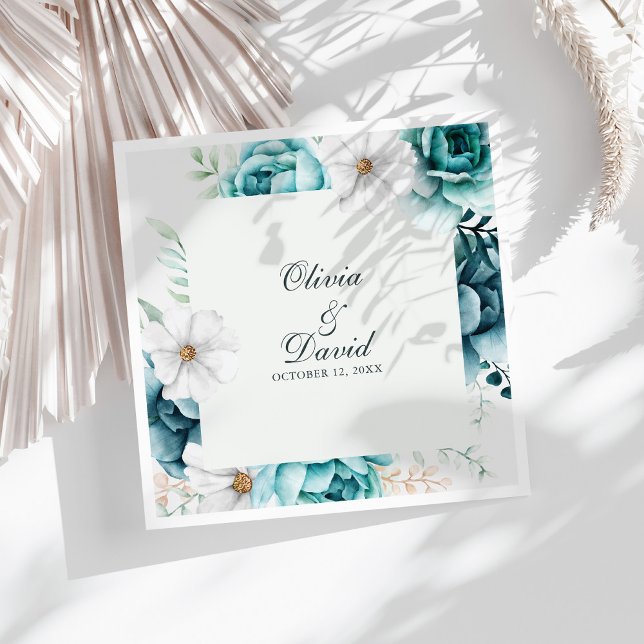 Serviette En Papier Serviettes de mariage à fleurs sauvages sarcelle (Teal and Off-White Wildflowers Wedding Paper Dinner Napkins on a sunny white table.)