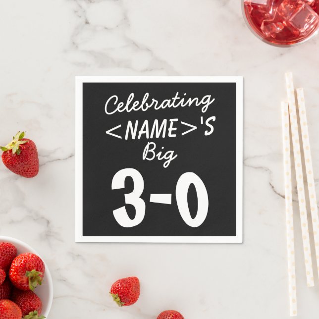 Serviette En Papier Serviettes personnalisées en papier noir du 30e an (En situation)