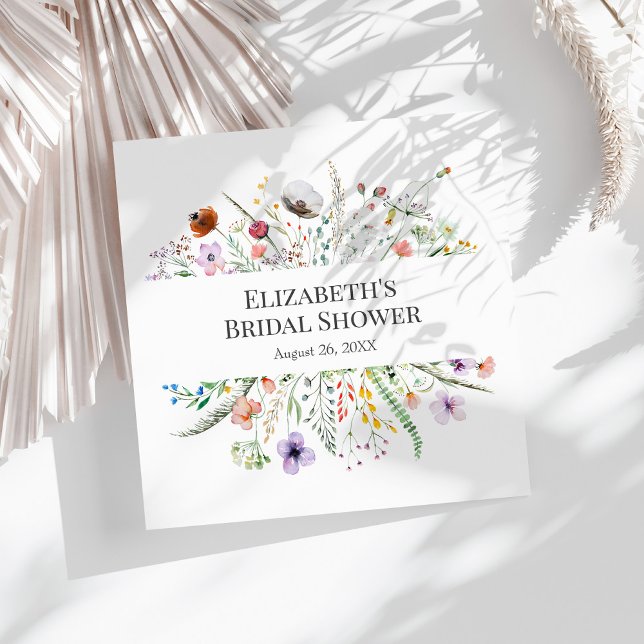 Serviette En Papier Serviettes pour la Baby Shower Fleurs Sauvages (Wildflower Meadow Bridal Shower Napkins on a sunny white table.)