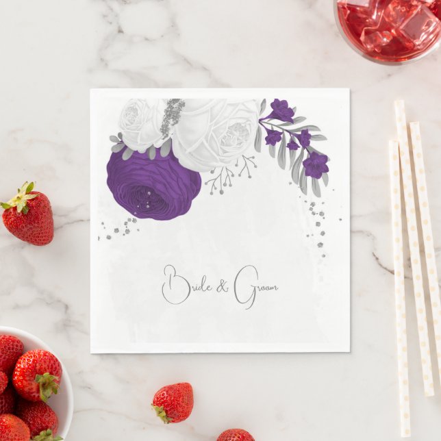 Serviette En Papier serviettes royales violet et fleurs blanches argen (En situation)