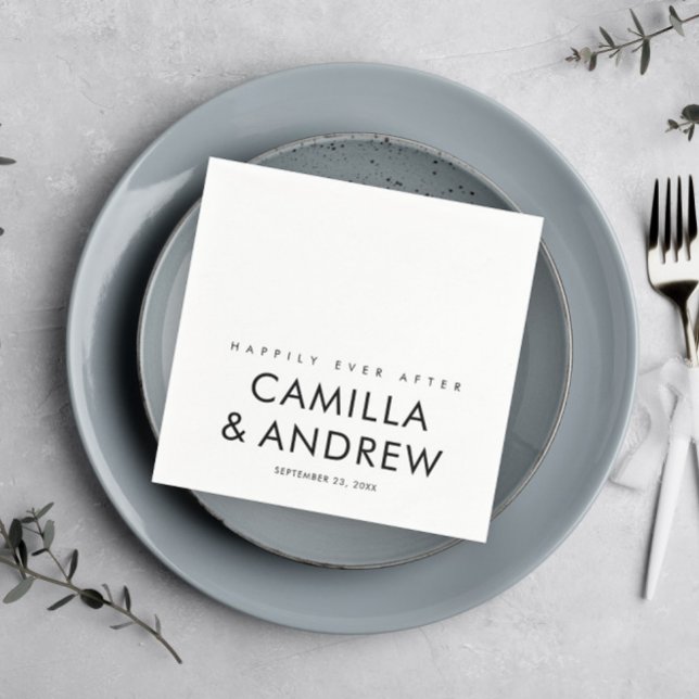 Serviette En Papier Simple Moderne Mariage Noir et Blanc (Simply typographic modern black and white wedding reception cocktail napkin.)