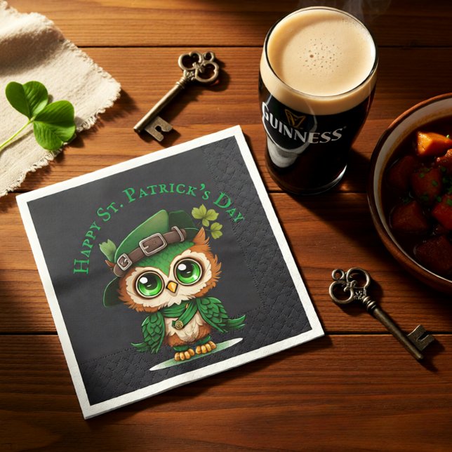 Serviette En Papier St. Patrick's Day Green Owl personnalisé (Cute St. Patrick’s Day Owl Irish Green Holiday Napkins)