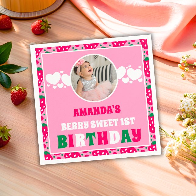 Serviette En Papier Strawberry First Birthday Celebration Photo (Créateur téléchargé)