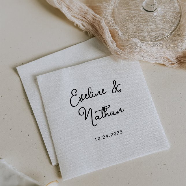 Serviette En Papier Sucré et capricieux | Mariage noir et blanc (Stylish black and white wedding napkins with your names in whimsical script)