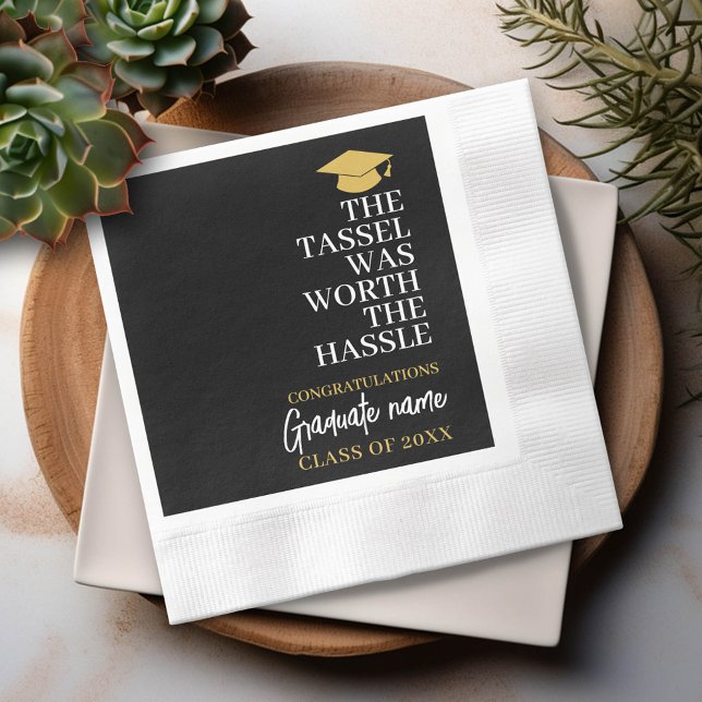 Serviette En Papier Tassel valait la peine d'être Hassle - Graduation  (Custom Graduation Party Napkin - Modern Black and Gold Design with Grad's Name)