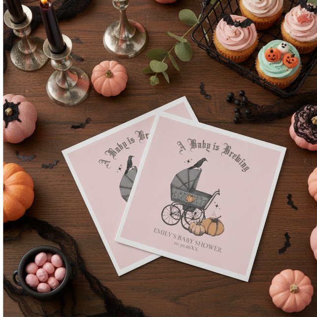 Serviette En Papier Un bébé brasse du Baby shower rose (Pink Gothic Girl Baby Shower Napkins. Spooky Victorian Baby Carriage, Orange Pumpkins, Black Raven)