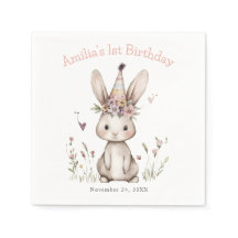 Un petit lapin fête son premier anniversaire, une