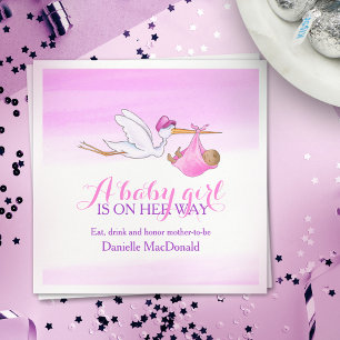 Serviette En Papier Une petite fille est en chemin cigogne serviettes 