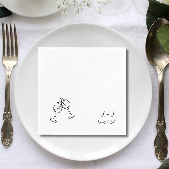 Serviette En Papier Verres à vin fantaisistes classiques avec initiale (Classic whimsical wine glasses initials wedding napkins add timeless playful charm to receptions.)