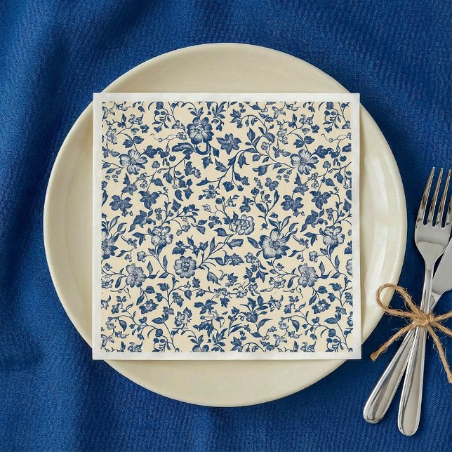 Serviette En Papier Vieux Delfware Bleu et crème Napkin Floral (Old-Style Delftware Blue and creame Floral Napkin.)