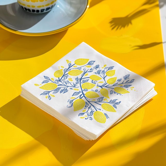 Serviette En Papier Vignes de citron bleu et jaune, jolies et délicate (Pretty and Delicate Woodcut Effect Blue and Yellow Mediterranean-Inspired Lemon Vines Napkins.)