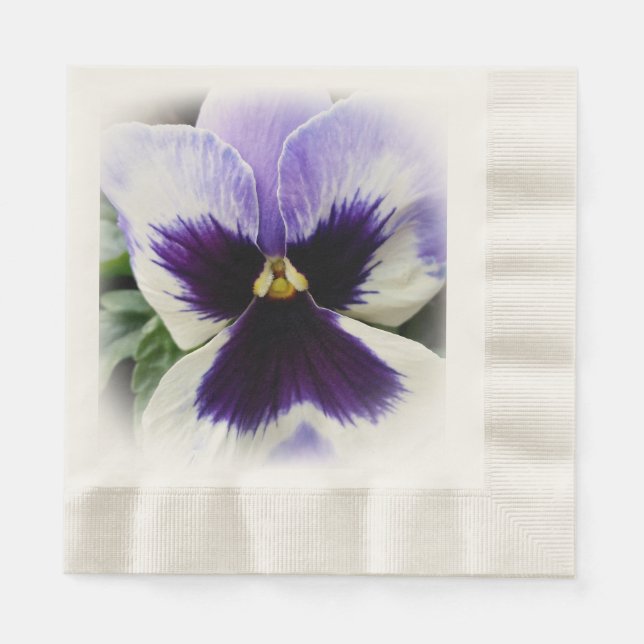 Serviette En Papier violet profond sur blanc (Devant)