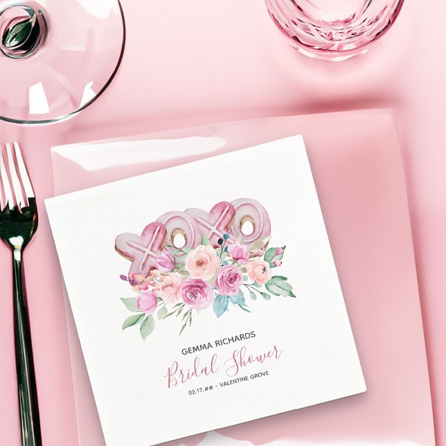 Serviette En Papier XOXO Cookies Roses Fleuris Jolies Fête de Mariage  (Bridal Shower Napkins with XOXO Cookies and pretty pink and peach roses perfect for Valentines theme)