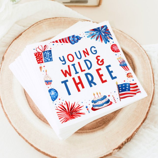 Serviette En Papier Young Wild et Three 4 juillet 3e anniversaire (Young Wild and Three 4th of July 3rd Birthday Paper Dinner Napkins)