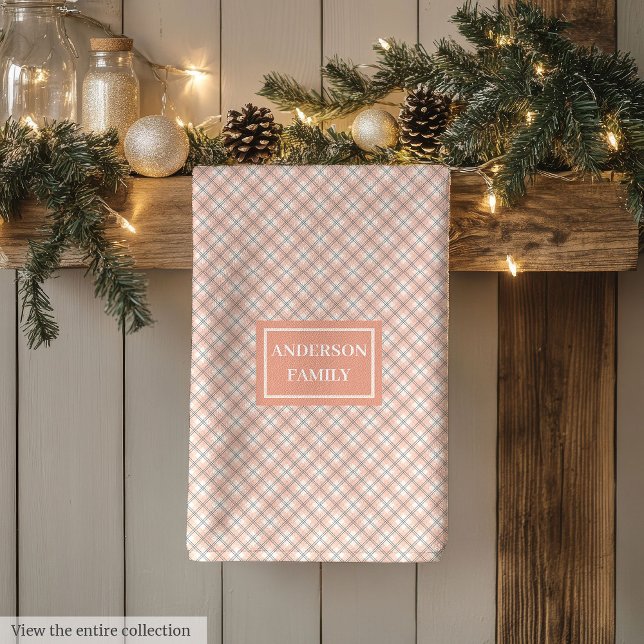 Serviette grise corail chic personnalisée pour la  (Chic Coral Grey Towel Personalized Kitchen Accent)