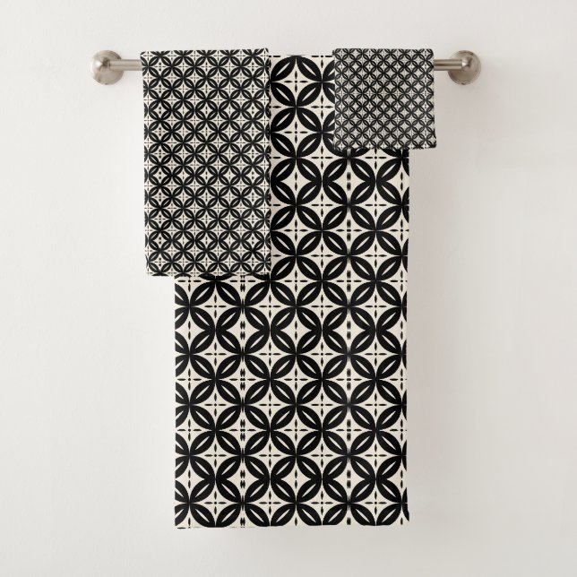 Serviette noire et beige (En situation)
