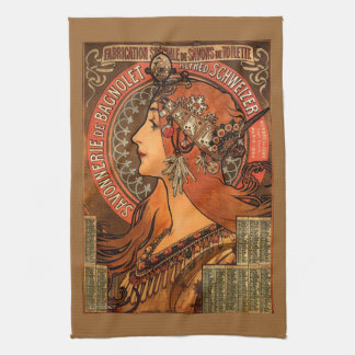 Serviette ornée de bijoux de Madame cuisine de