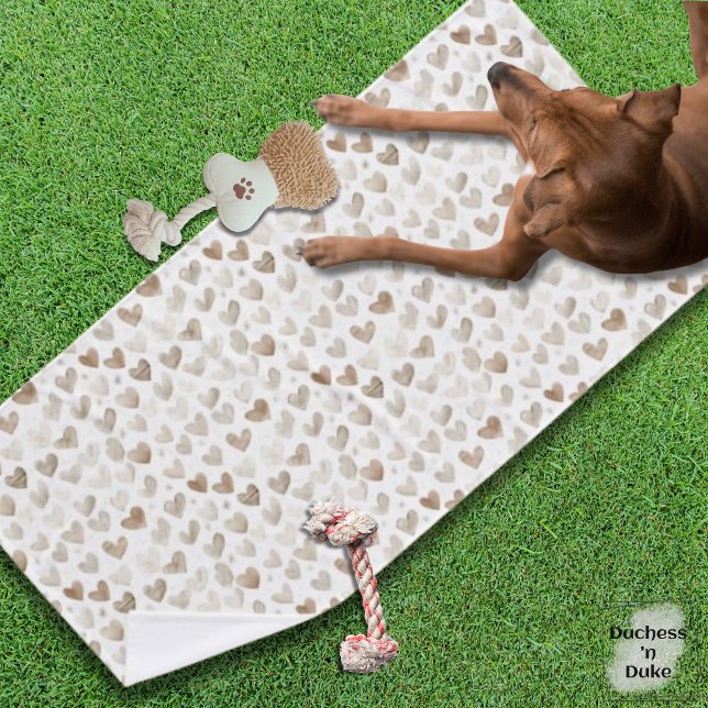 Serviette pour animaux de compagnie en beige doux  (Watercolor Heart Pattern Soft Beige Pet Towel)