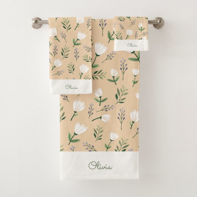 Serviettes à nom personnalisé – Fleurs blanches su (En situation)
