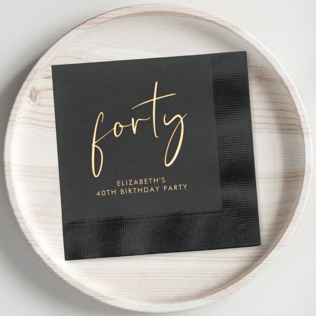 Serviettes Avec Dorure Chic Script 40e fête d'anniversaire (Elevate your 40th birthday party decor with these chic and elegant foil stamped napkins)