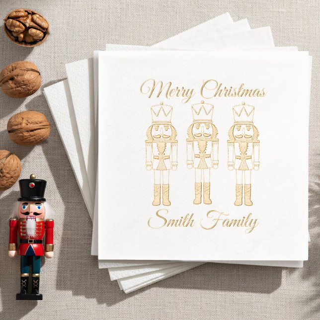 Serviettes Avec Dorure Joyeux Noël Nutcracker Nom de famille (Make your holiday meals extra special with personalized Nutcracker napkins. )