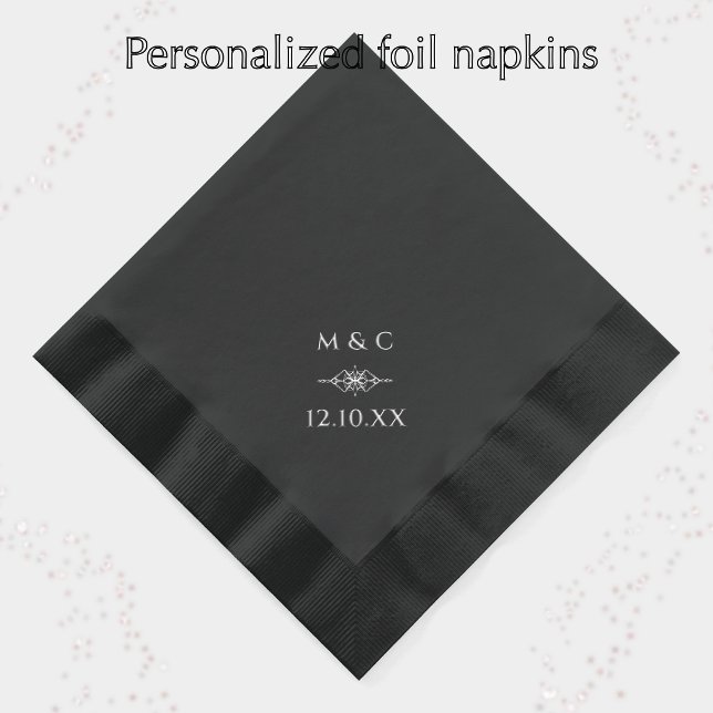 Serviettes Avec Dorure Mariage Élégant Diamant Monogramme & Date Couple (Add couple’s initials and celebration date to these elegant personalized diamond foil napkins.
)