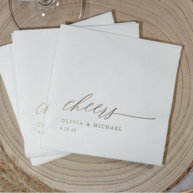 Serviettes Avec Dorure Mariage Typographie Élégante Moderne Cheers (Elegant Cheers wedding napkins personalized in gold foil for your wedding bar and reception.)
