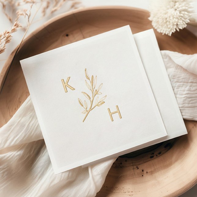 Serviettes Avec Dorure Monogramme de mariage minimal moderne avec feuille (Elegant gold foil minimal greenery wedding monogram napkins.)