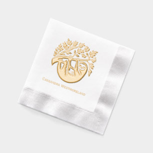 Serviettes Avec Dorure Paresseux mignon suspendu à un arbre feuillu avec