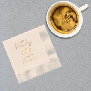 Serviettes Avec Dorure Une Baby Shower 'Un Bébé Est En Train De Cuver'