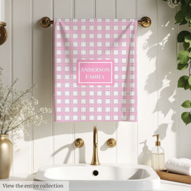 Serviettes de bain chic personnalisées Ensemble ta (Personalized Chic Bath Towels Soft Pink Tartan Set)