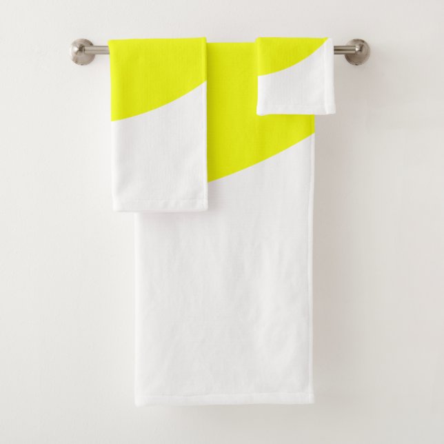 Serviettes de bain d'art abstrait blanc jaune (En situation)