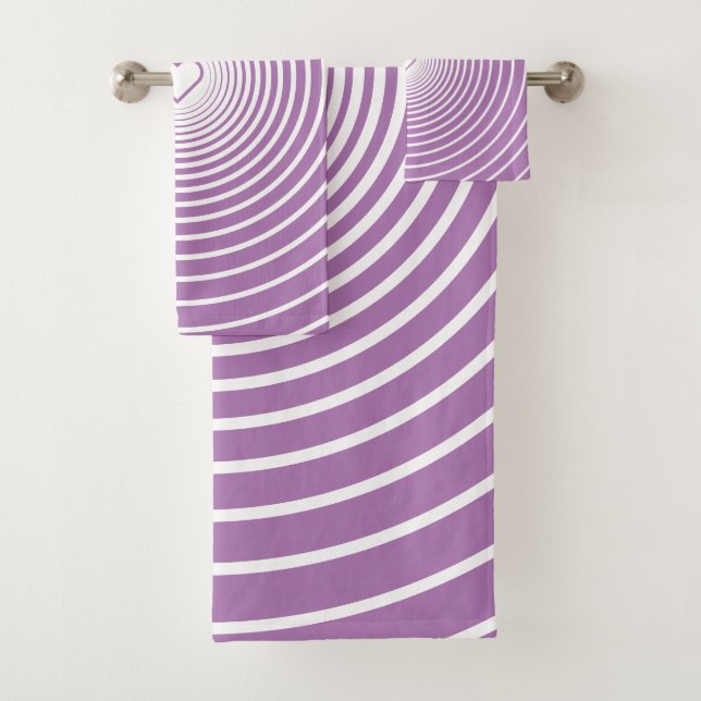 Serviettes de bain violet rayées blanches ou chois (En situation)