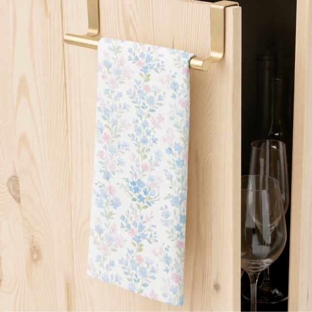 Serviettes de cuisine florales bleues élégantes (elegant girly grandmillennial pale blue pink floral kitchen towel)