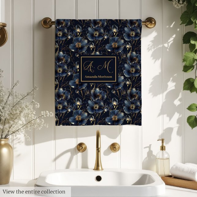 Serviettes de fleurs dorées Navy Style Monogramme  (Navy Gold Flower Towels Modern Monogram Style)