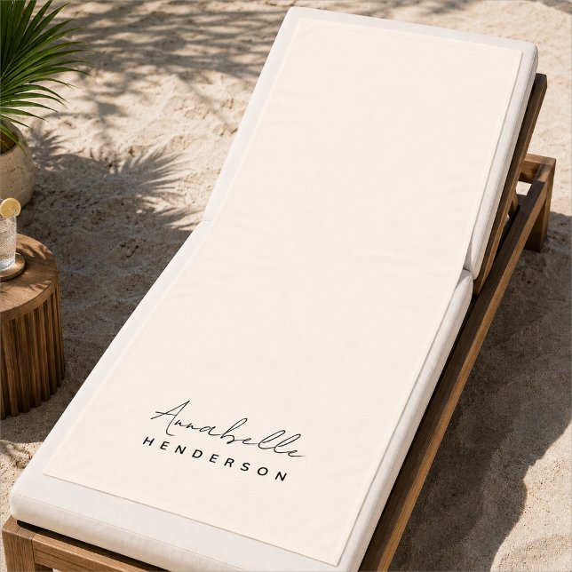 Serviettes de plage à monogramme | Cadeau de servi (Personalized cream monogram beach towel with script name for resorts and poolside lounging.)