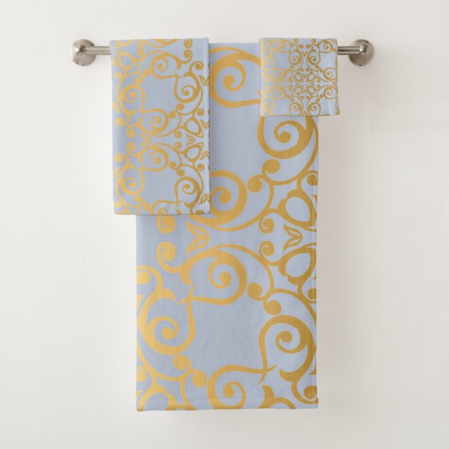 SERVIETTES DE SALLE DE BAINS DE STYLE BLEU CLAIR (En situation)