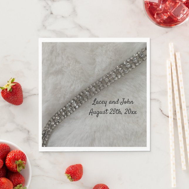 Serviettes en papier pour mariage à fourrure blanc (En situation)