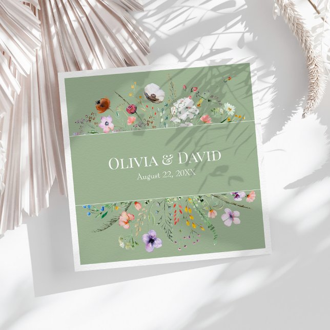 Serviettes en papier pour mariage aux fleurs sauva (Sage Green Wildflower Custom Paper Dinner Napkins on a sunny white table with dry neutral botanicals)